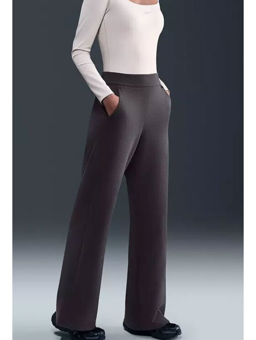 Nike $125 NWT 24.7 ImpossiblySoft Dri-FIT High-Waist Loose Flared Pants SMALL
